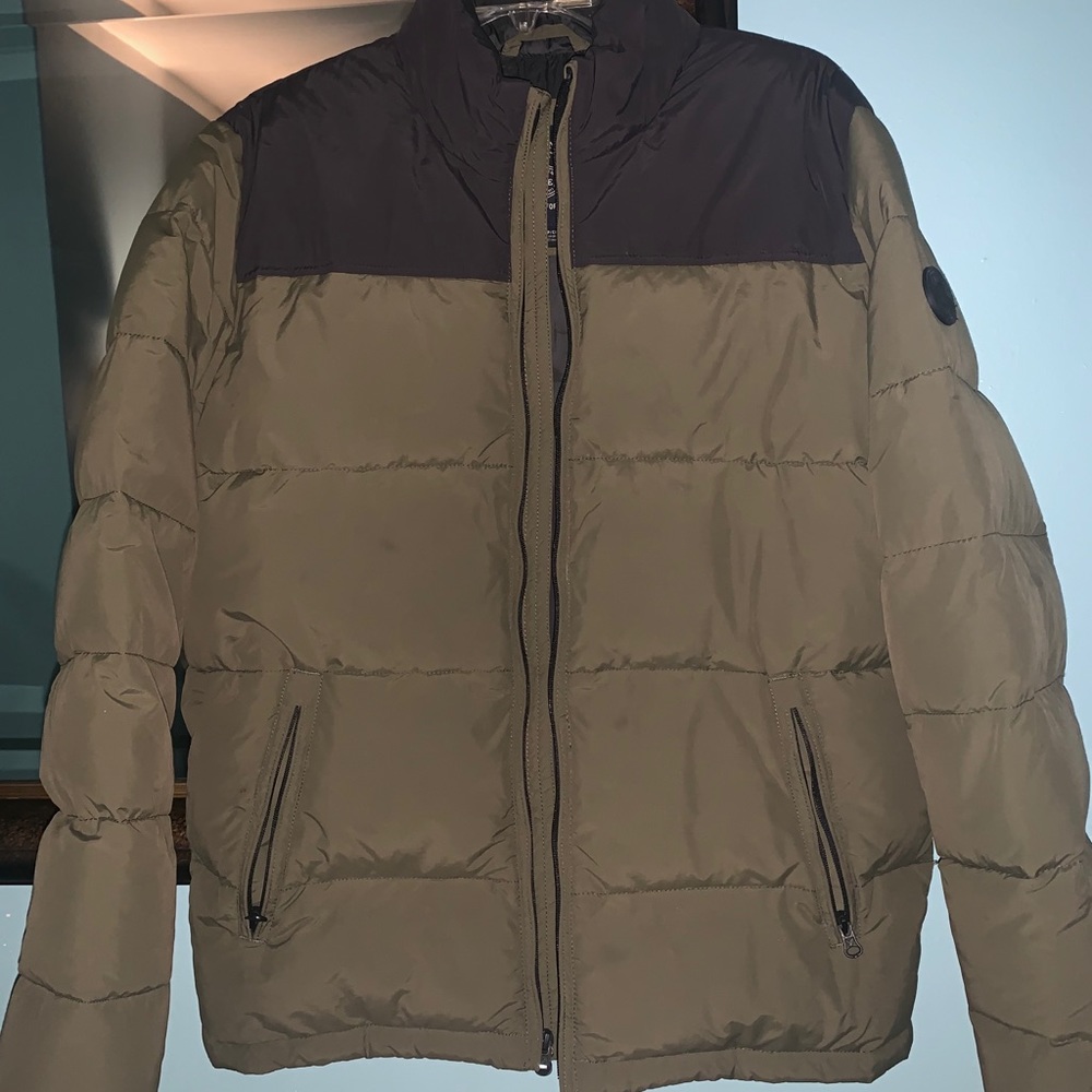 American eagle puffer/ bubble coat